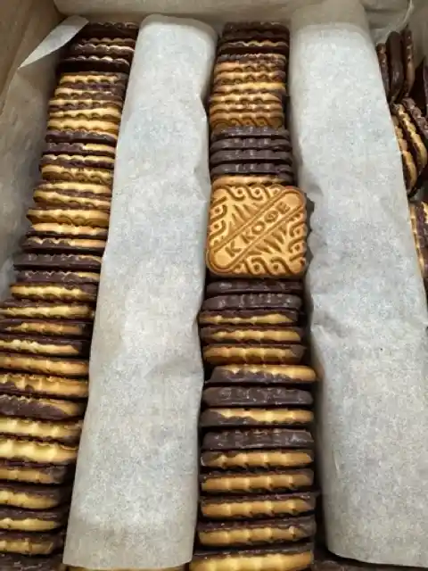 Печенье "К кофе" шоколадное дно, Черногорское 1/3кг  