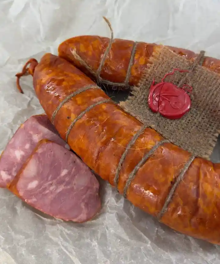 Колбаса варено-копченая "Семейная" (Деликатесная луна), 1 кг    